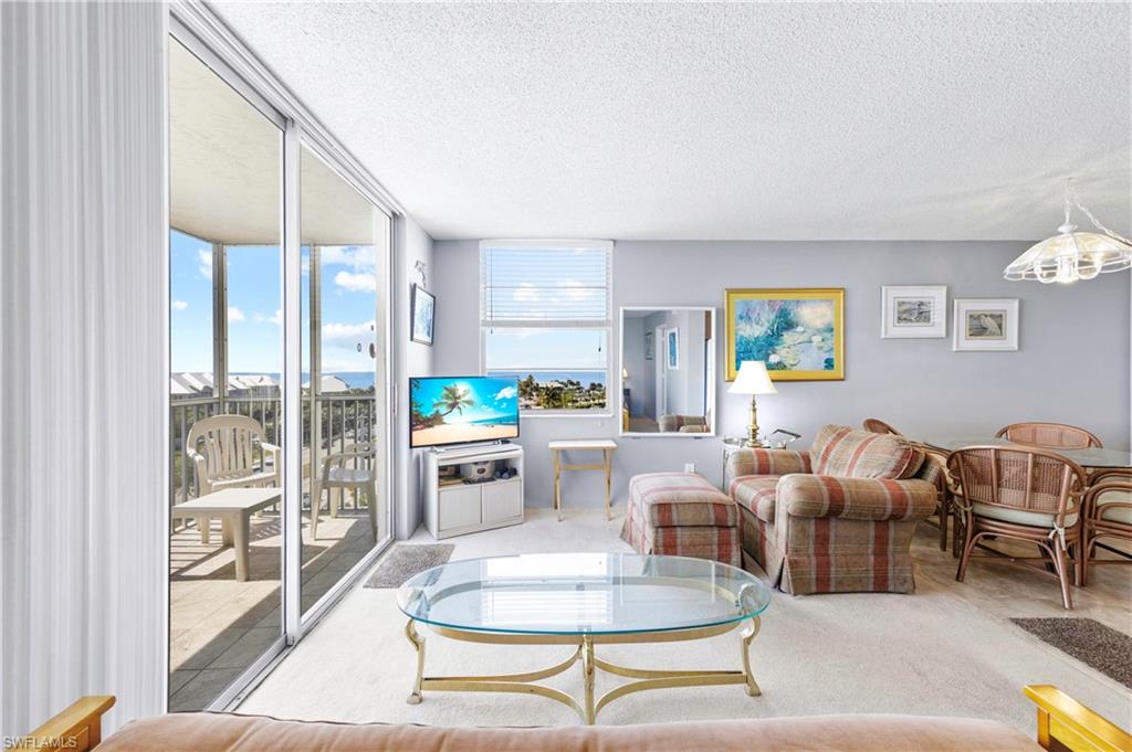 BEACH AND TENNIS CLUB - Residential