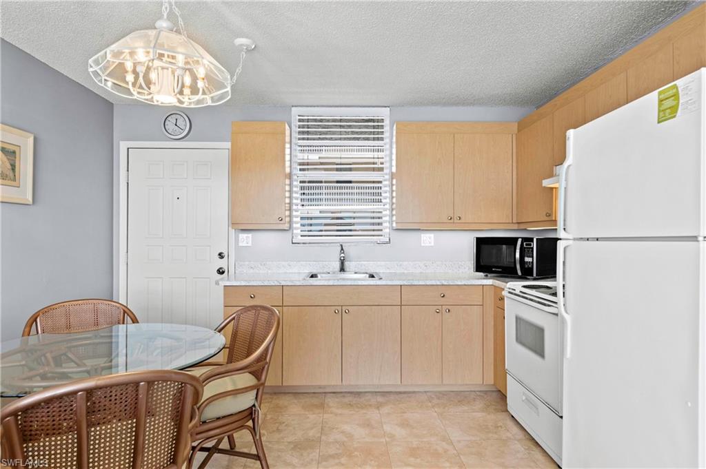 BEACH AND TENNIS CLUB - Residential