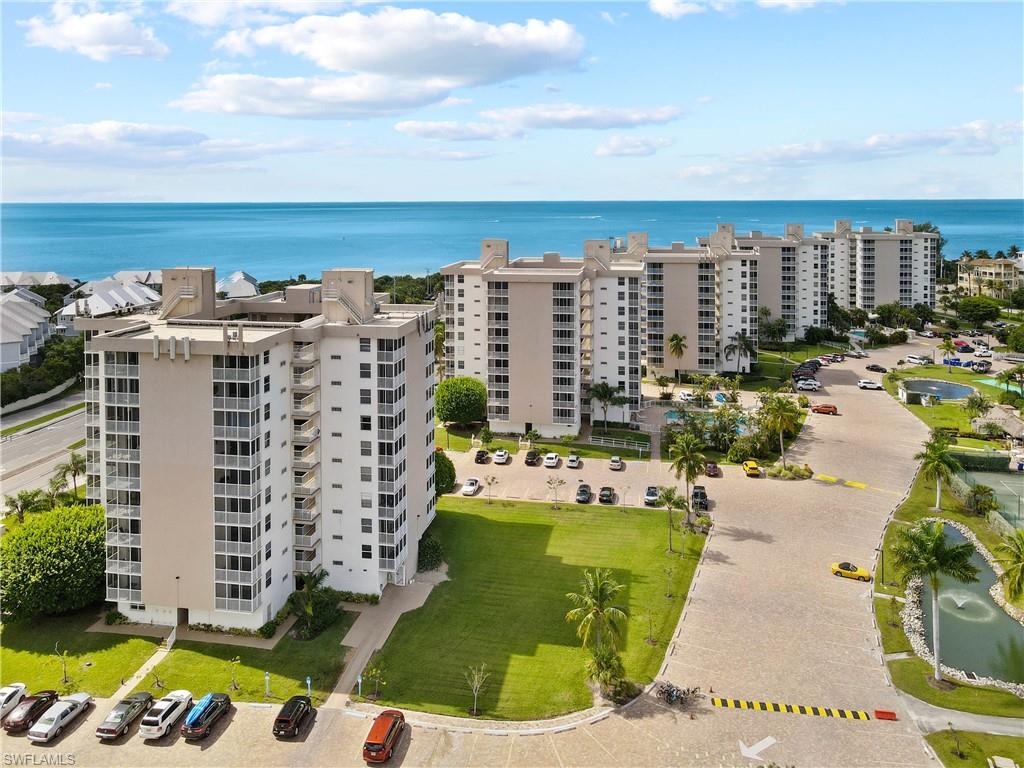 BEACH AND TENNIS CLUB - Residential