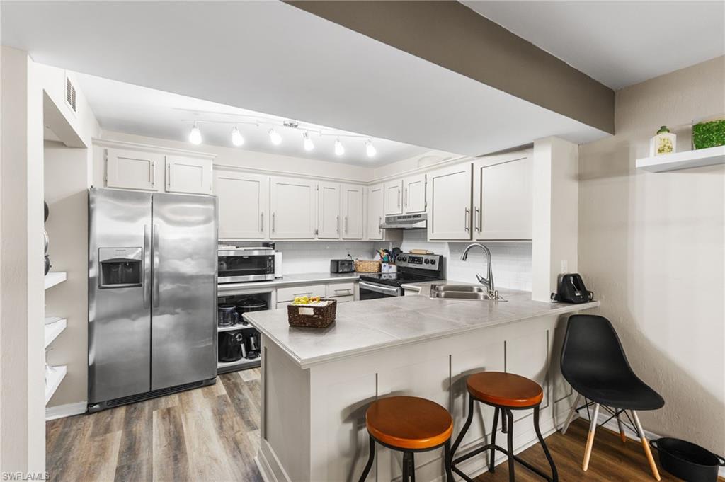 MEADOWLARK COVE - Residential