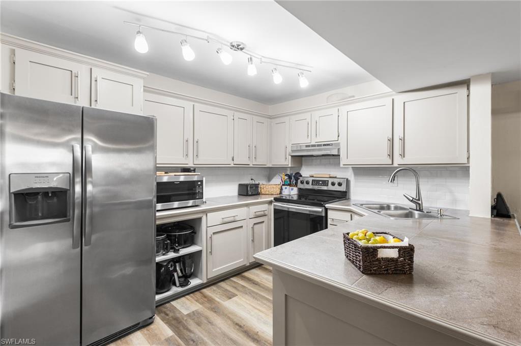 MEADOWLARK COVE - Residential