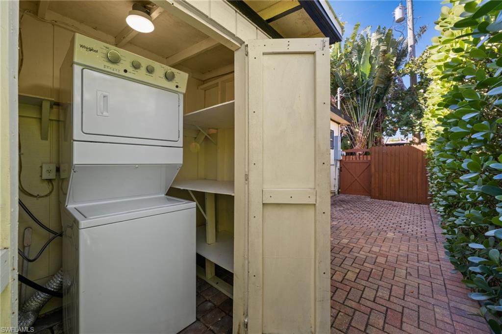 LAKE PARK - Residential