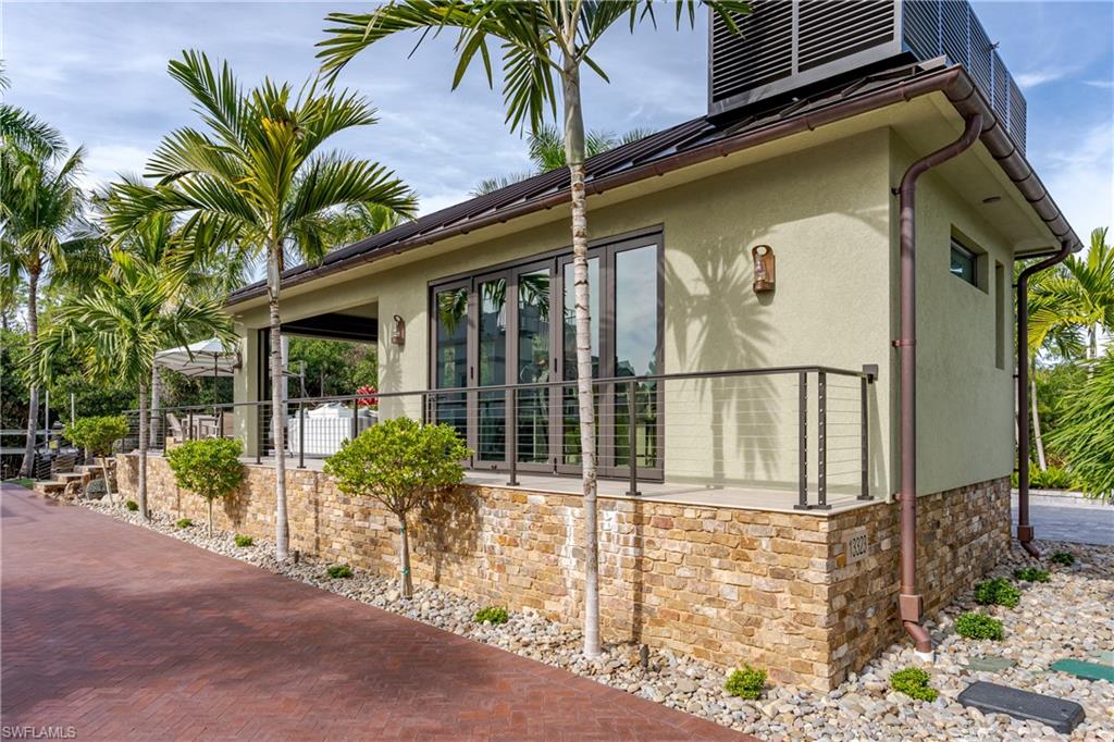 NAPLES MOTORCOACH RESORT - Land