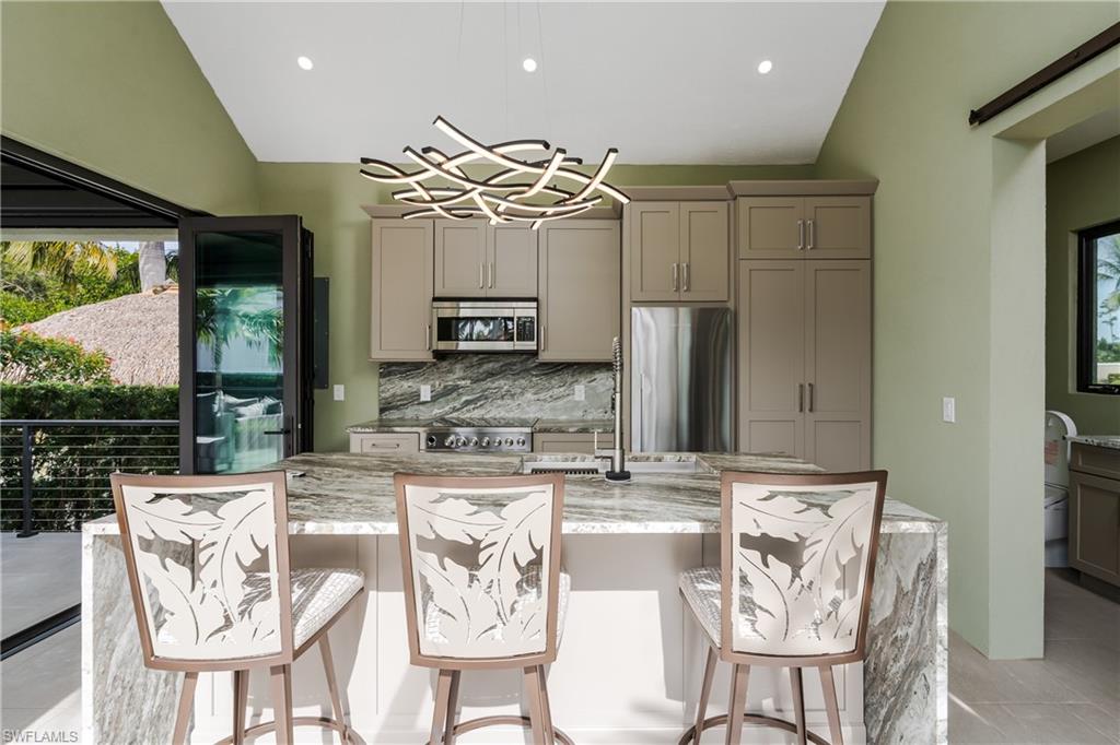 NAPLES MOTORCOACH RESORT - Land