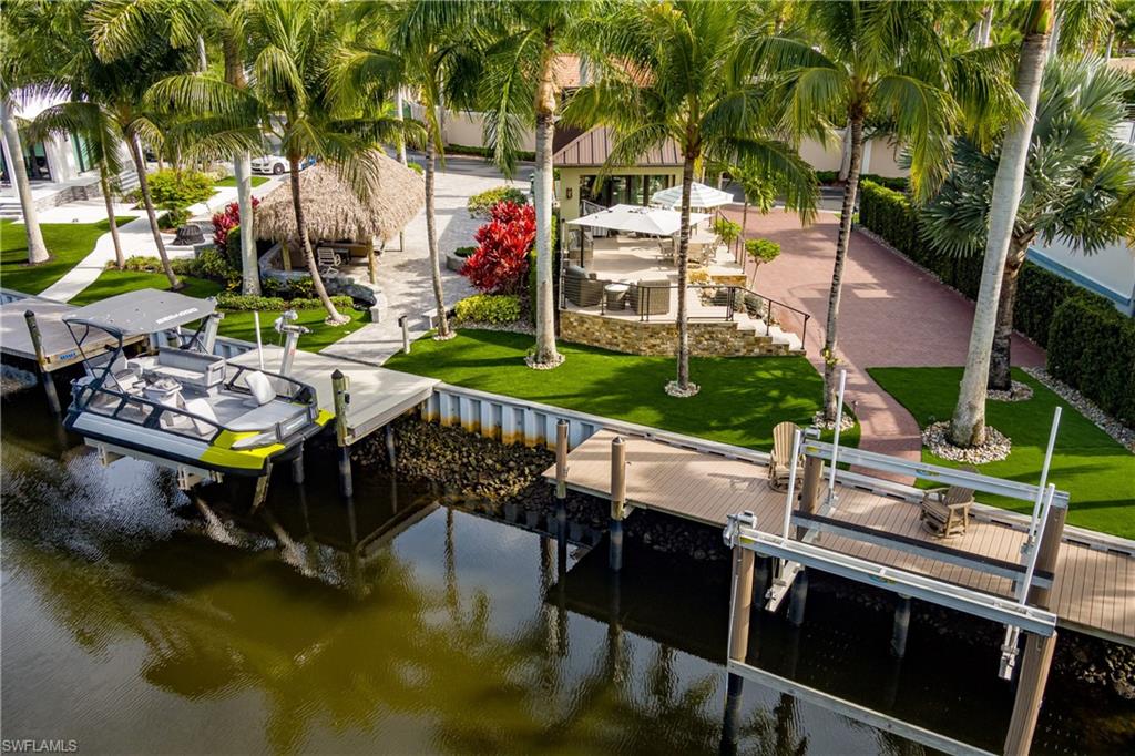 NAPLES MOTORCOACH RESORT - Land