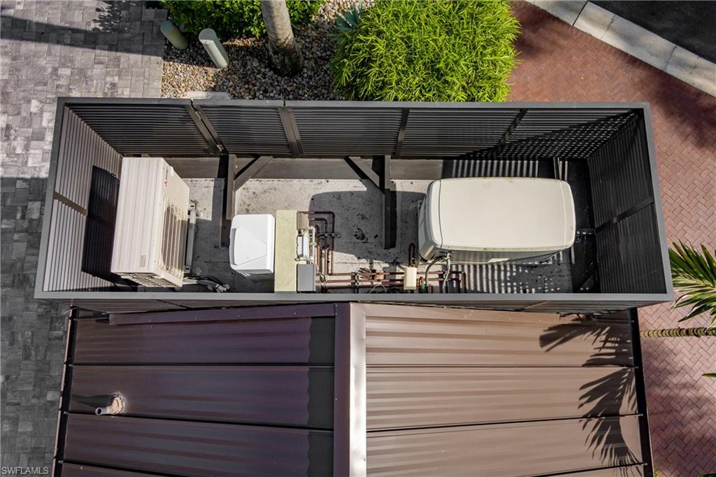 NAPLES MOTORCOACH RESORT - Land