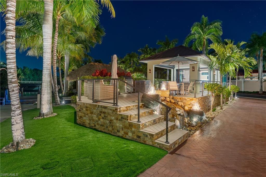 NAPLES MOTORCOACH RESORT - Land