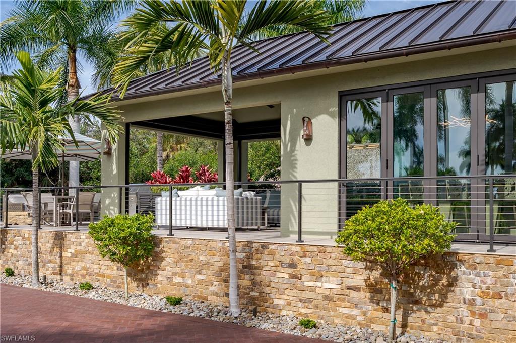 NAPLES MOTORCOACH RESORT - Land