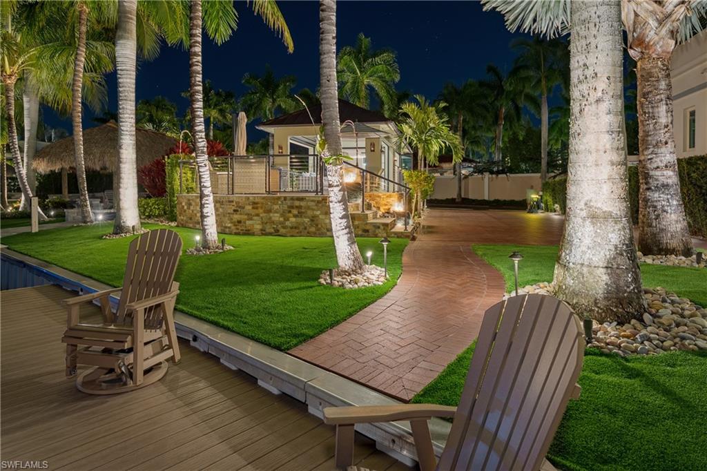 NAPLES MOTORCOACH RESORT - Land