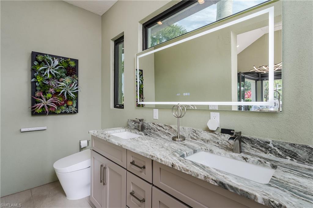 NAPLES MOTORCOACH RESORT - Land