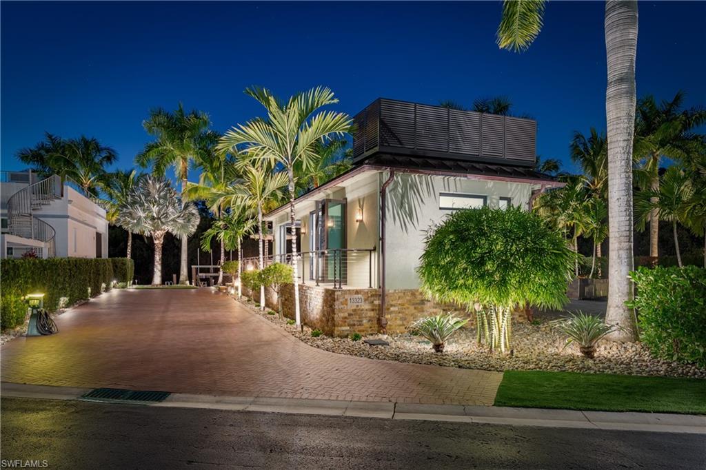 NAPLES MOTORCOACH RESORT - Land