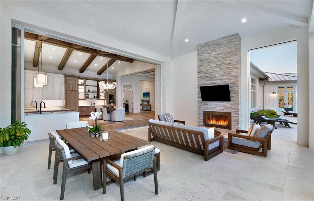 PELICAN BAY WOODS - Residential