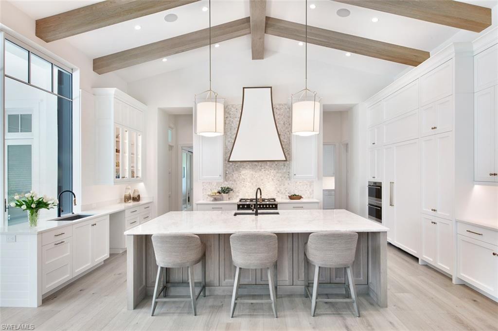 PELICAN BAY WOODS - Residential