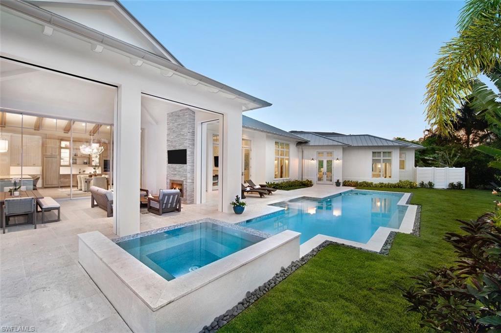 PELICAN BAY WOODS - Residential