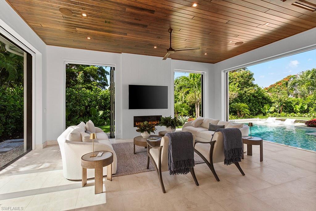 OLDE NAPLES - Residential