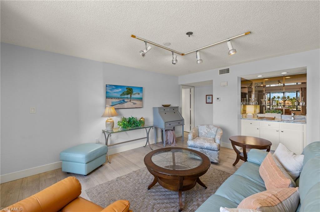 KEEL CLUB CONDO - Residential Lease