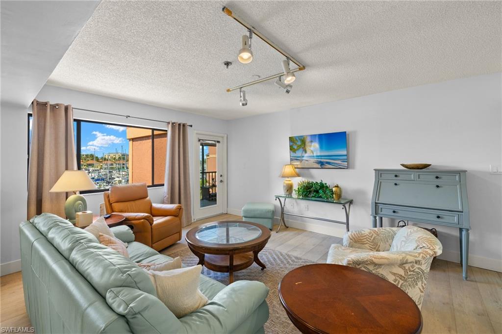 KEEL CLUB CONDO - Residential Lease