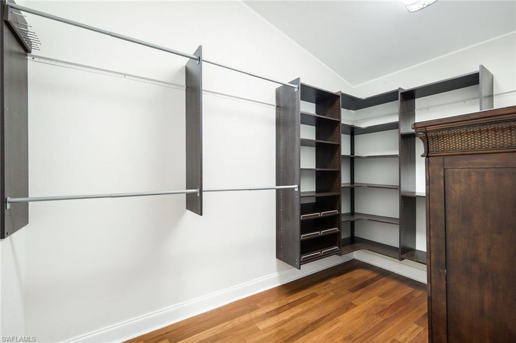 VANDERBILT LAKES - Residential