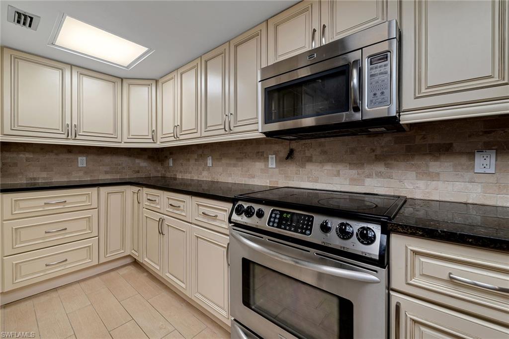 PELICAN RIDGE - Residential