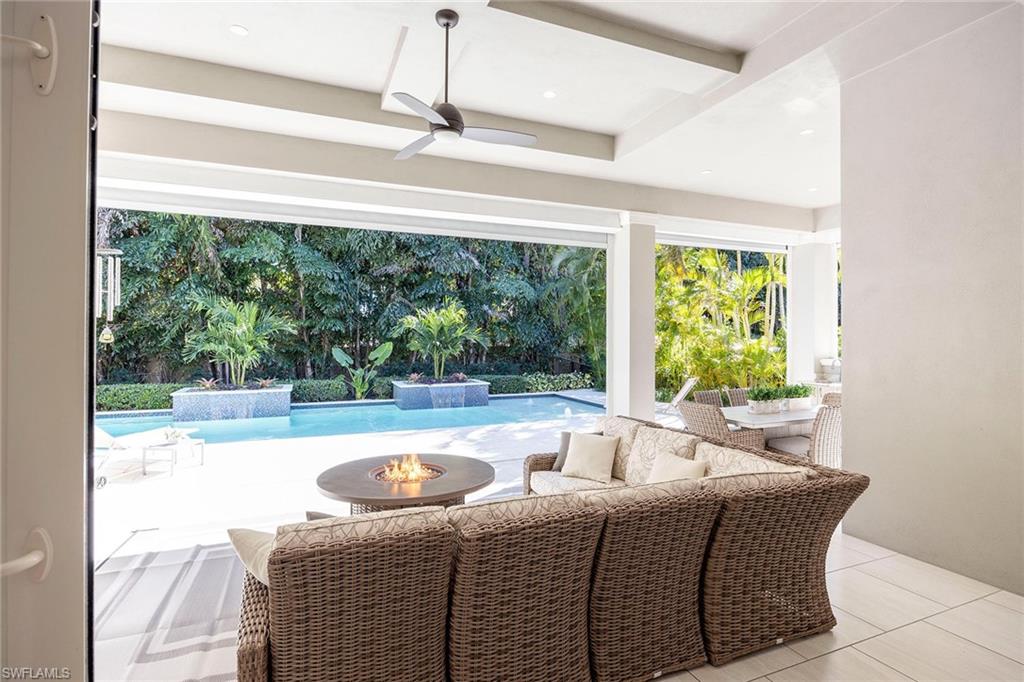 WINDWARD ISLE - Residential