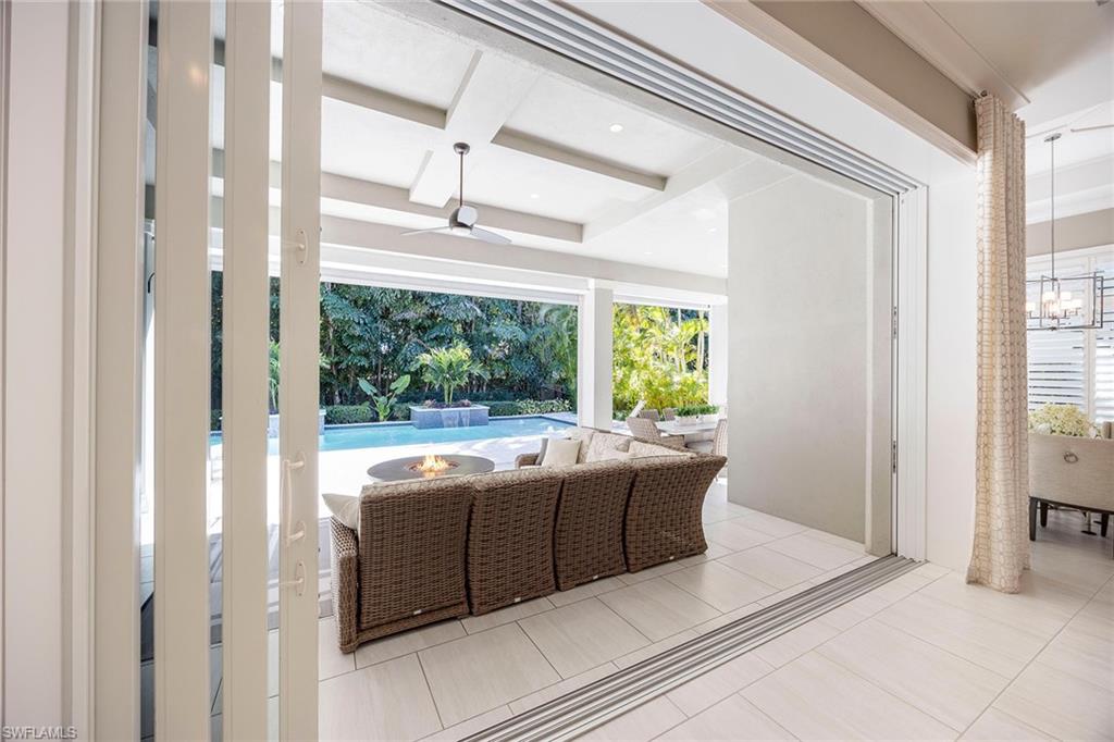 WINDWARD ISLE - Residential