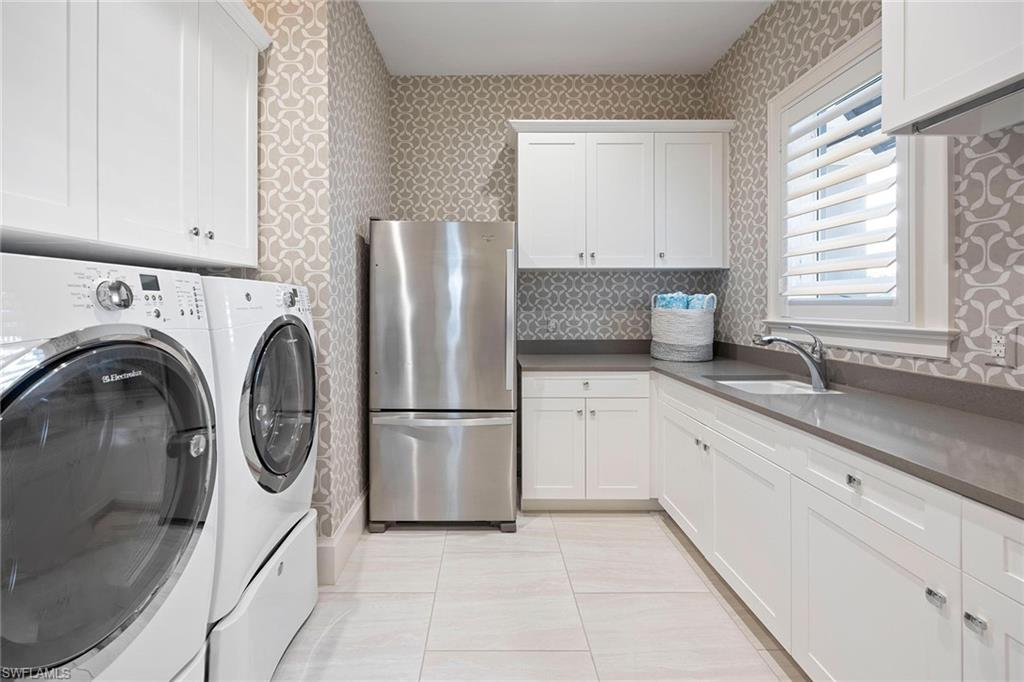 WINDWARD ISLE - Residential