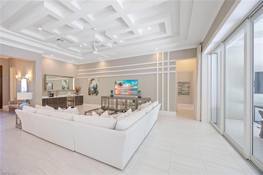 WINDWARD ISLE - Residential