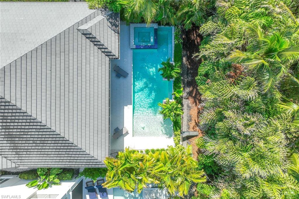 WINDWARD ISLE - Residential