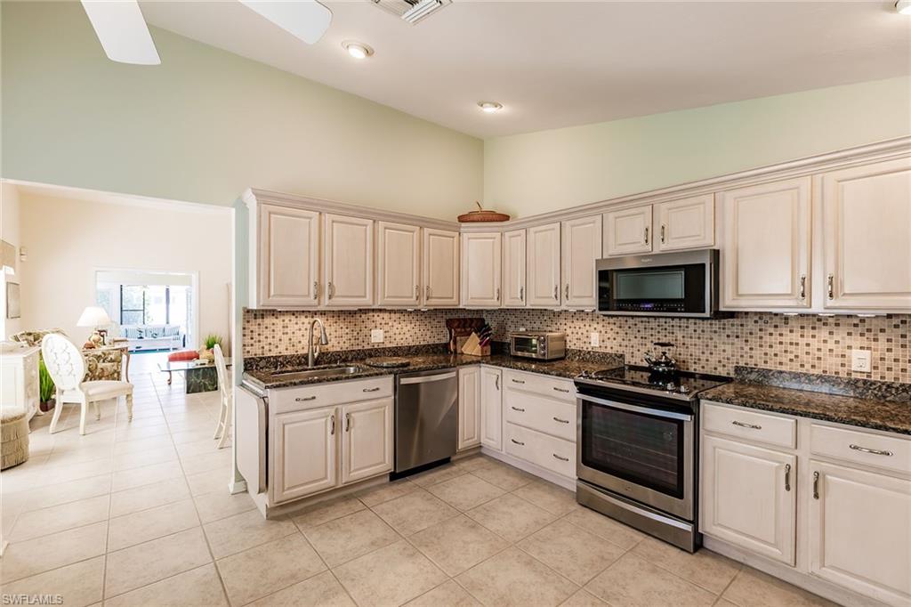 NAPLES PARK - Residential