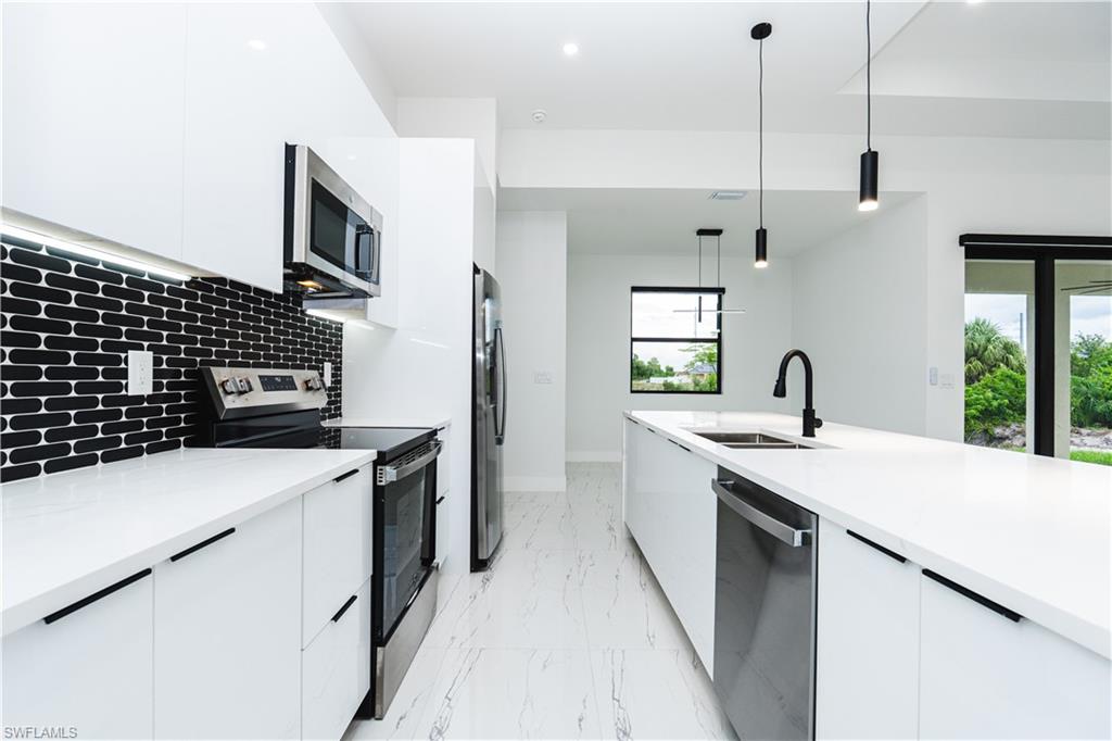 CAPE CORAL - Residential Lease