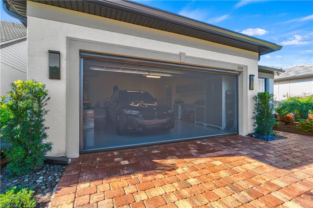 WINDING CYPRESS - Residential