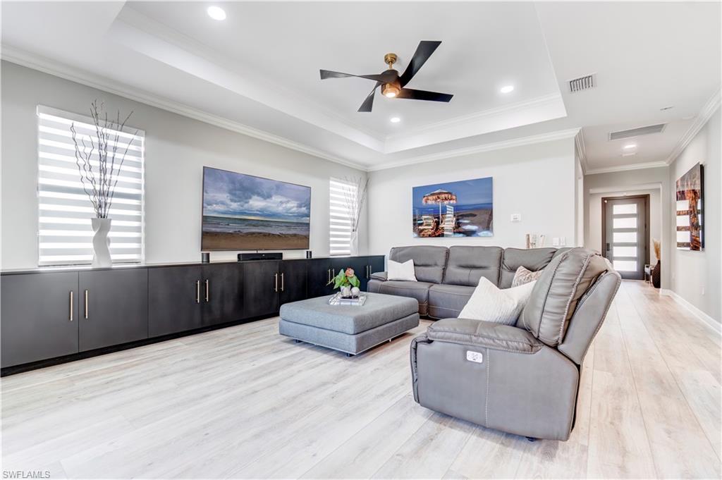 WINDING CYPRESS - Residential