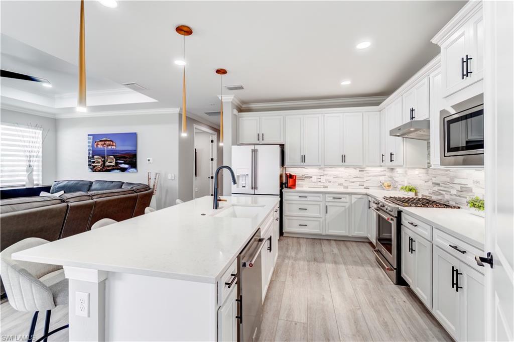 WINDING CYPRESS - Residential