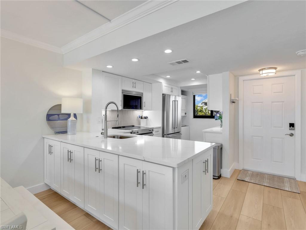 CARLOS POINTE - Residential