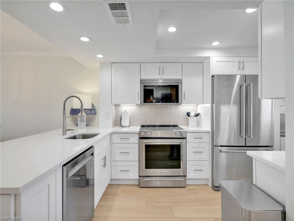 CARLOS POINTE - Residential