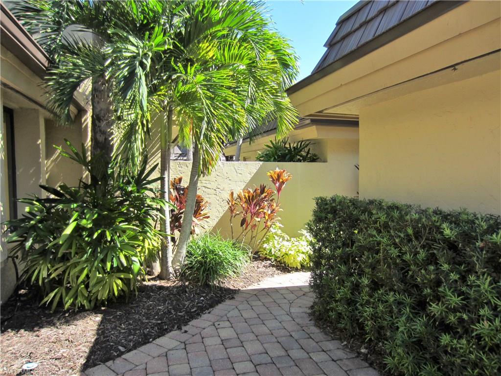 BEARS PAW VILLAS - Residential