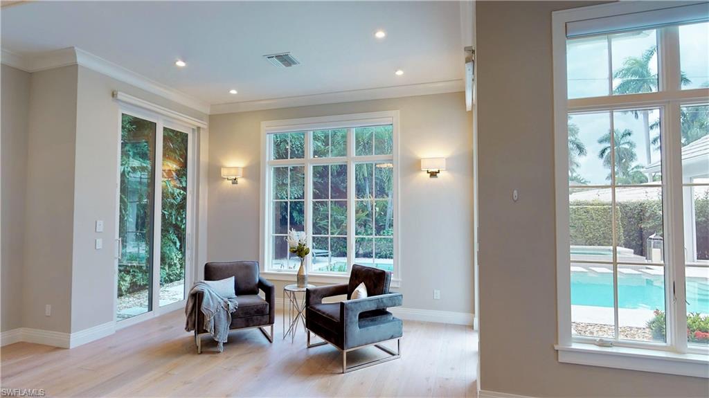 MOORINGS - Residential