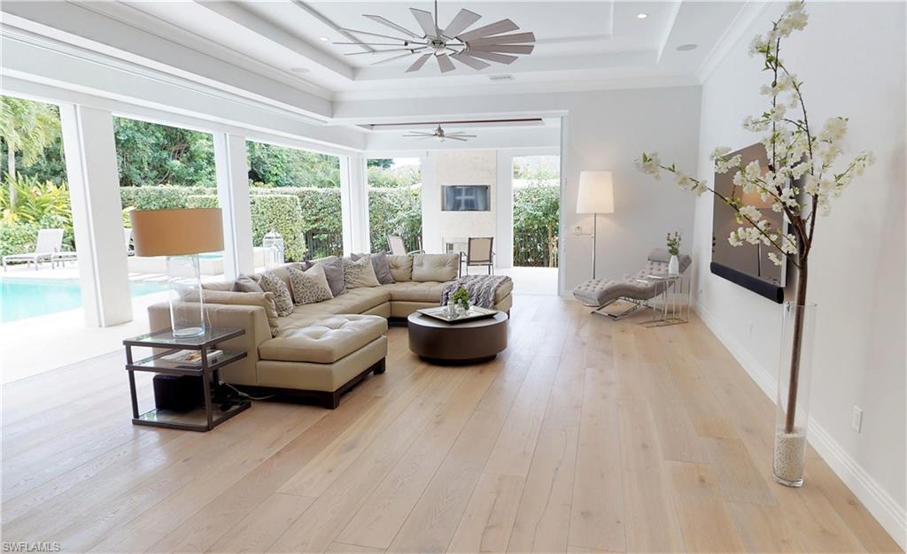 MOORINGS - Residential