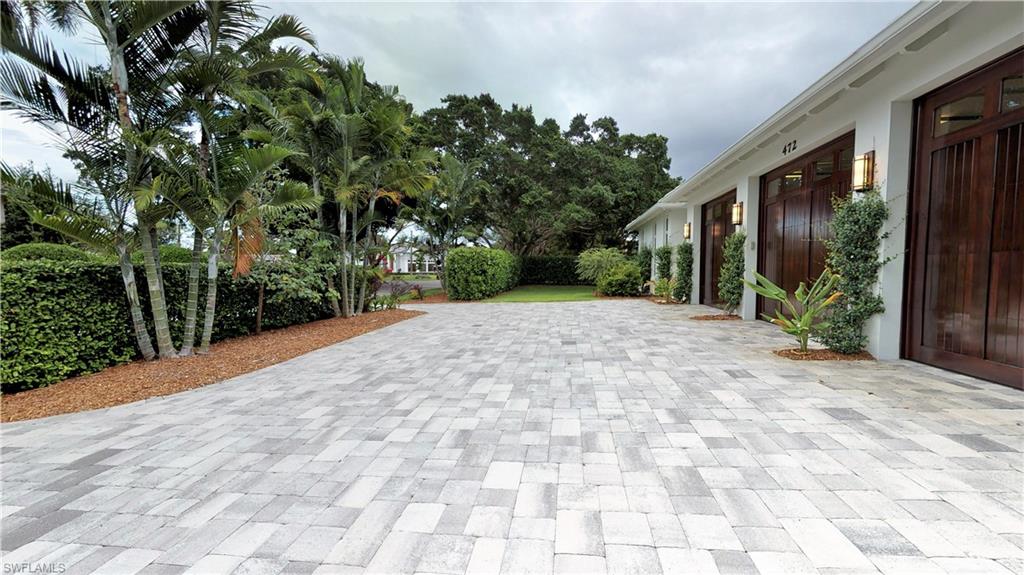 MOORINGS - Residential