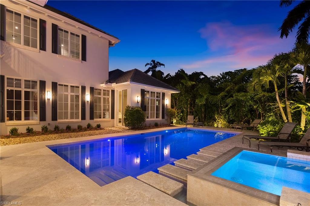 MOORINGS - Residential