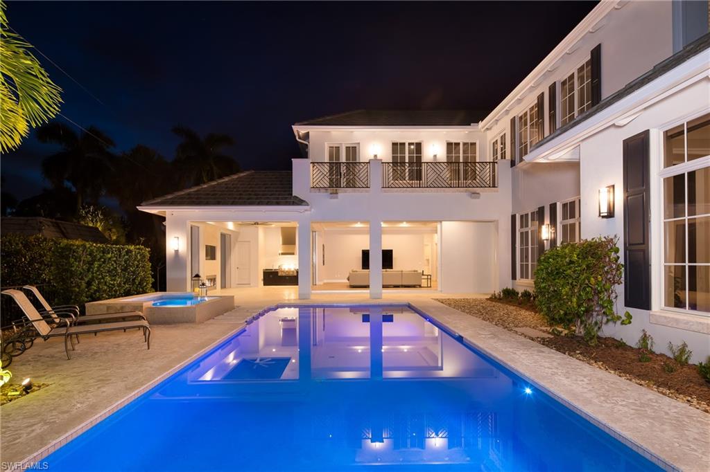 MOORINGS - Residential