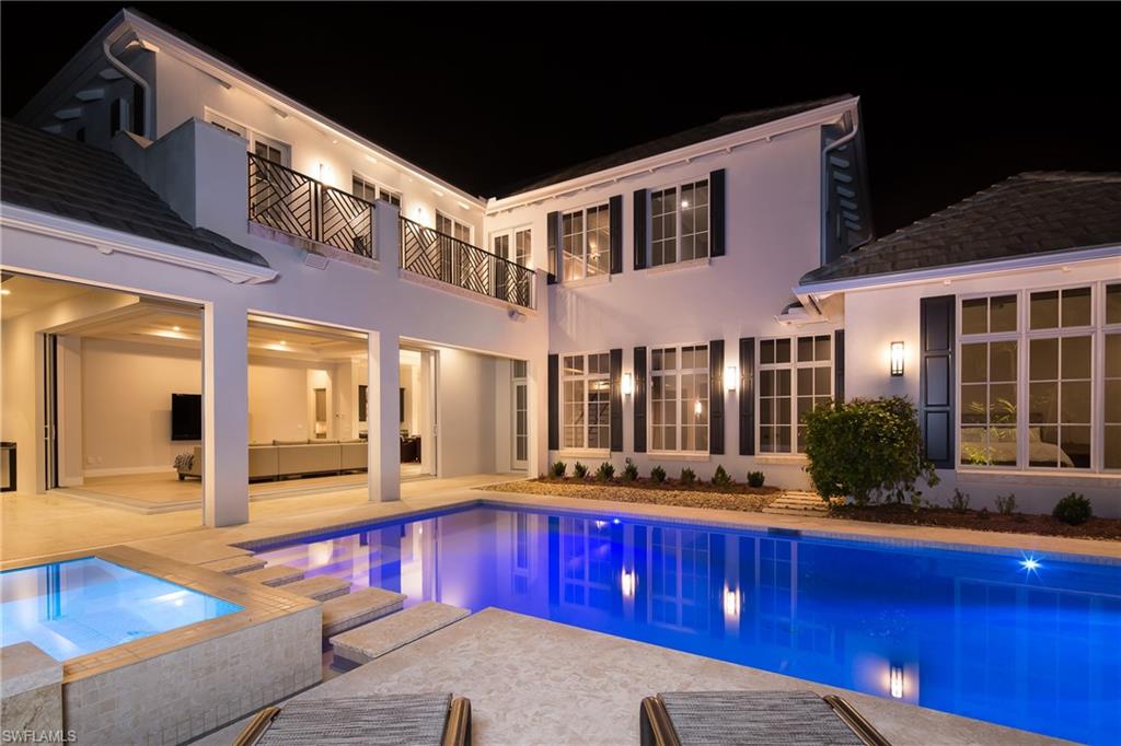 MOORINGS - Residential