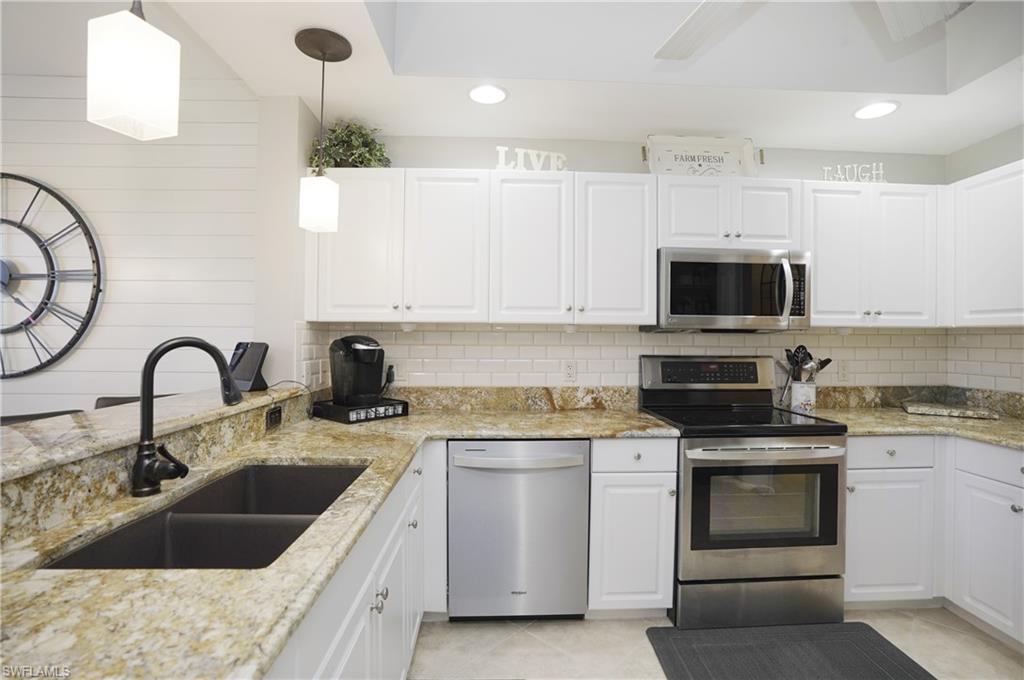 LAUREL GREENS - Residential