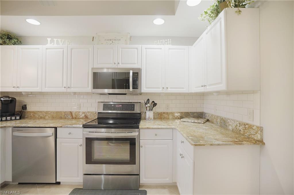 LAUREL GREENS - Residential