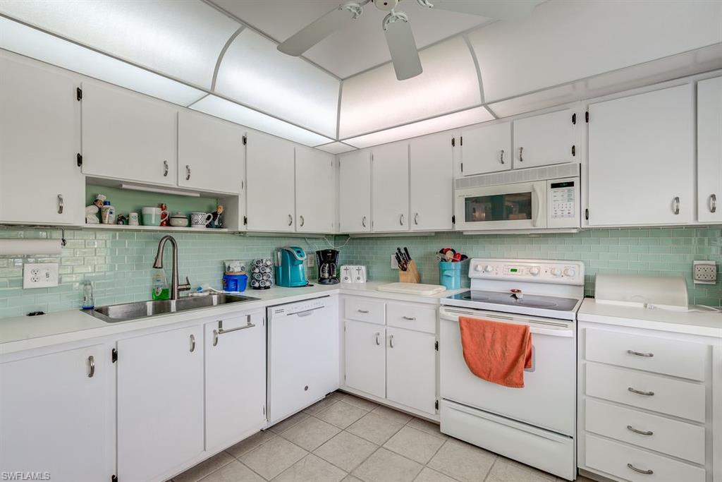 GLADES COUNTRY CLUB - Residential