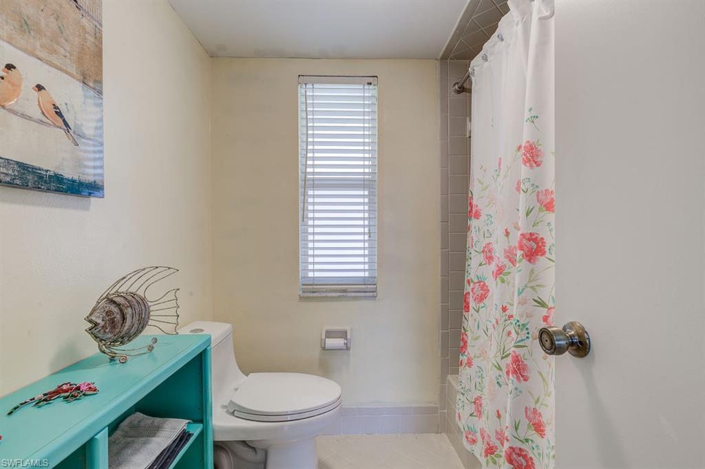 GLADES COUNTRY CLUB - Residential