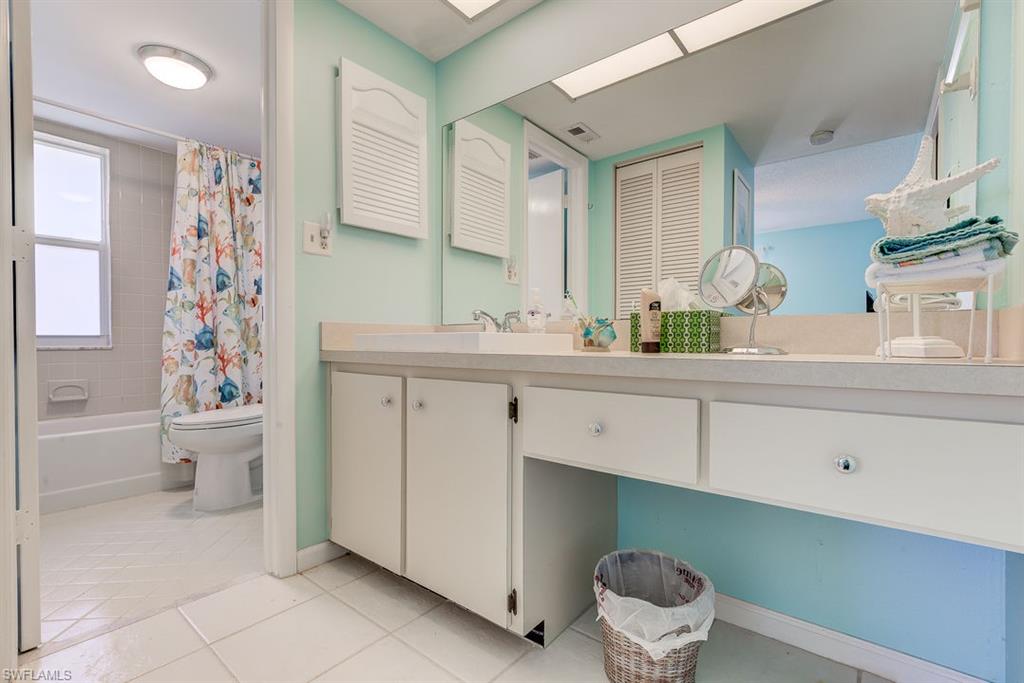 GLADES COUNTRY CLUB - Residential