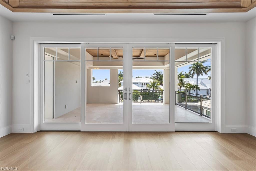 AQUALANE SHORES - Residential