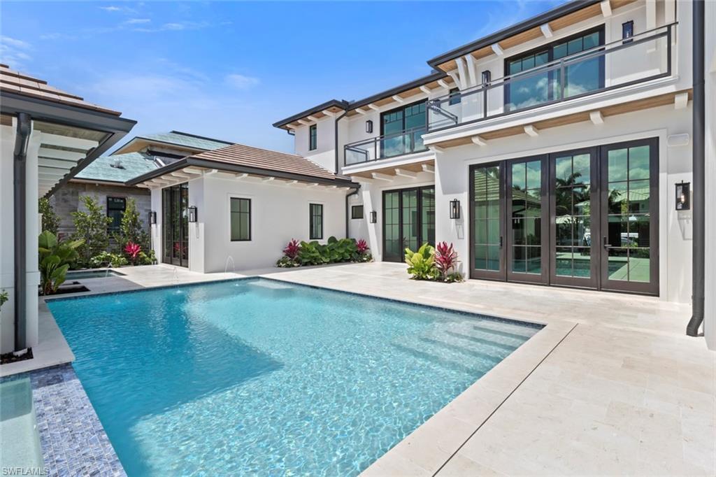 AQUALANE SHORES - Residential