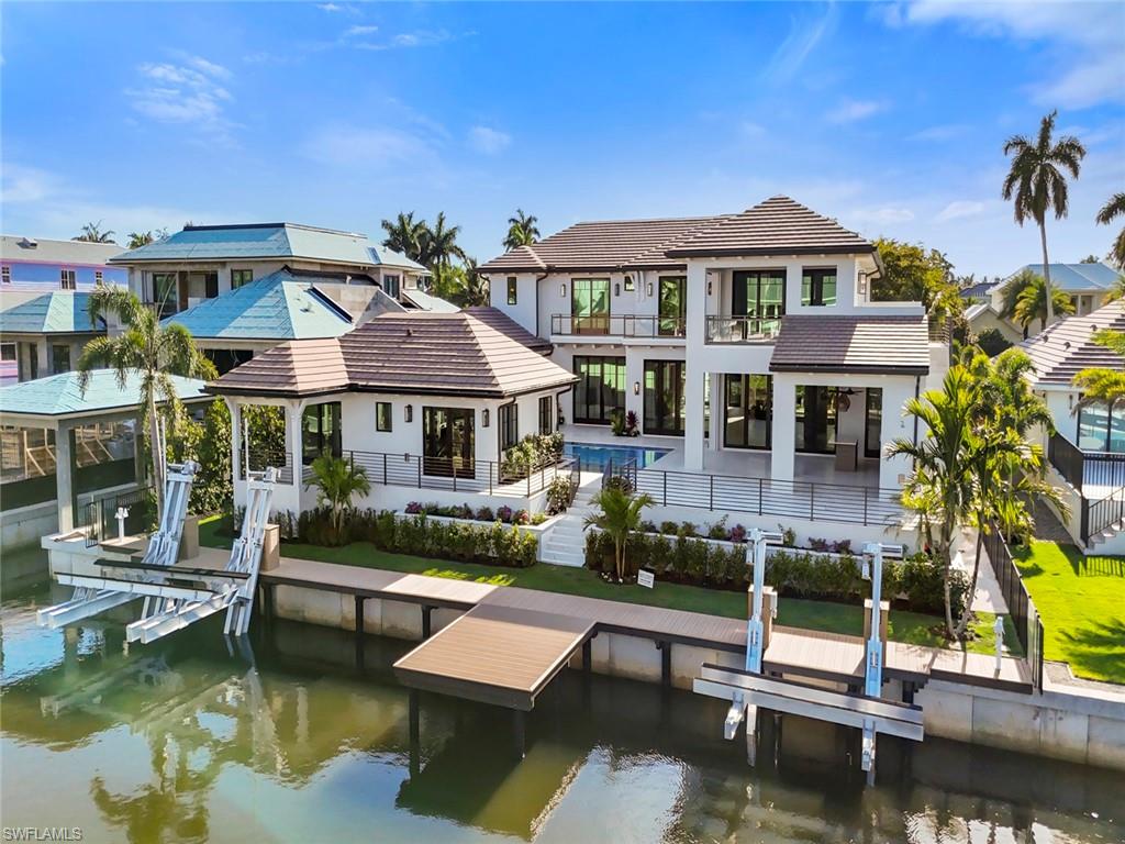 AQUALANE SHORES - Residential